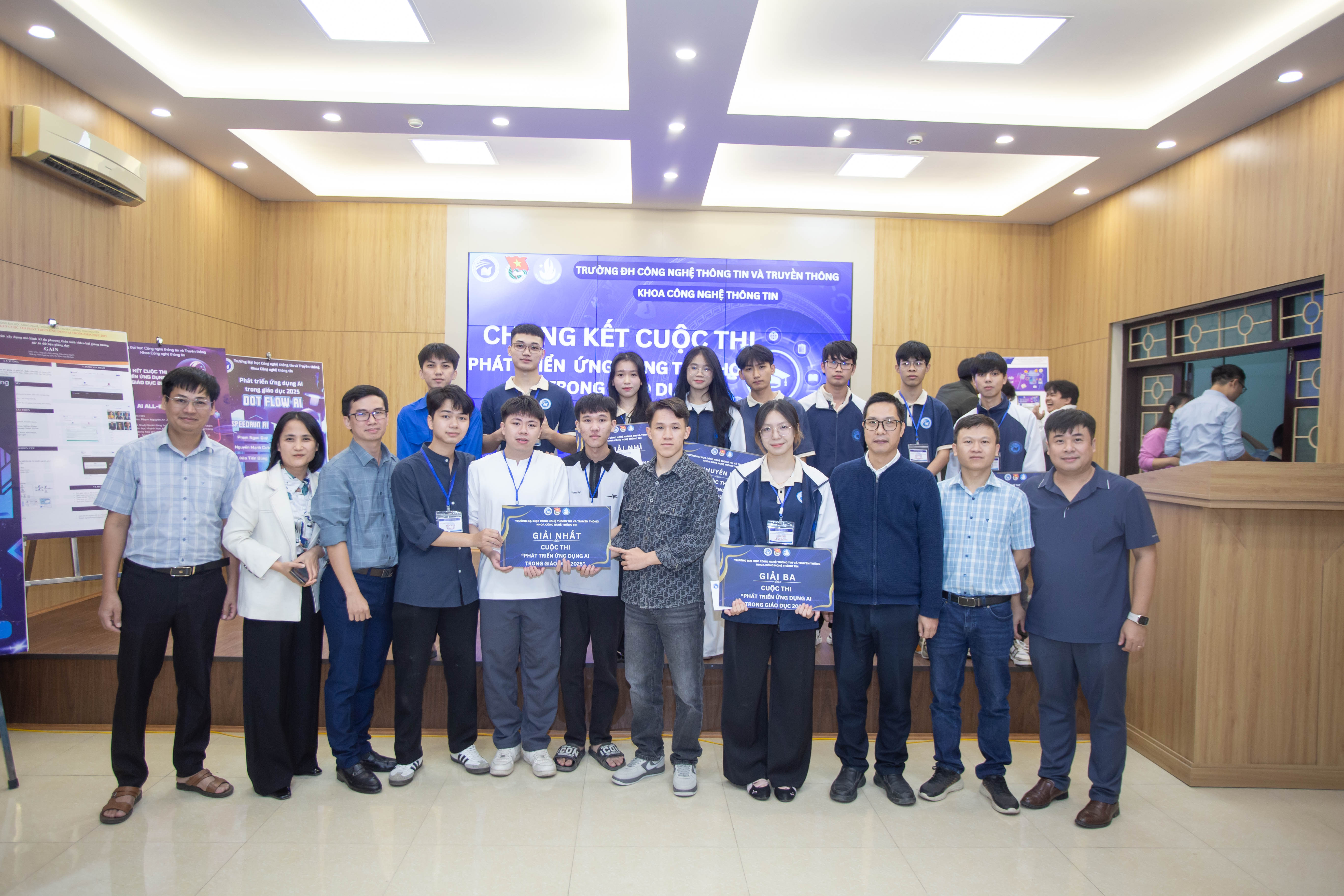 Large group photo with all participants