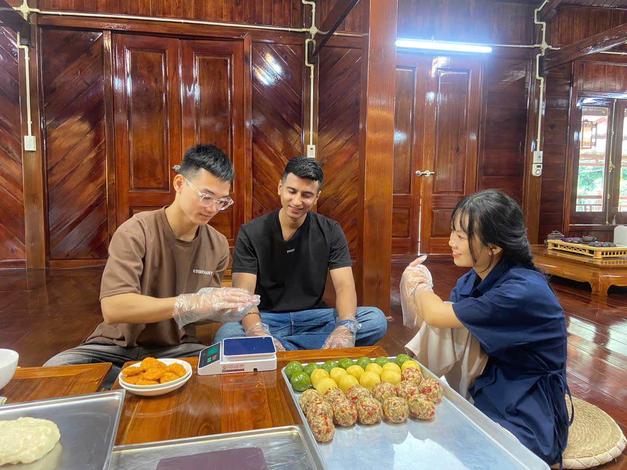 Learning to make traditional mooncakes